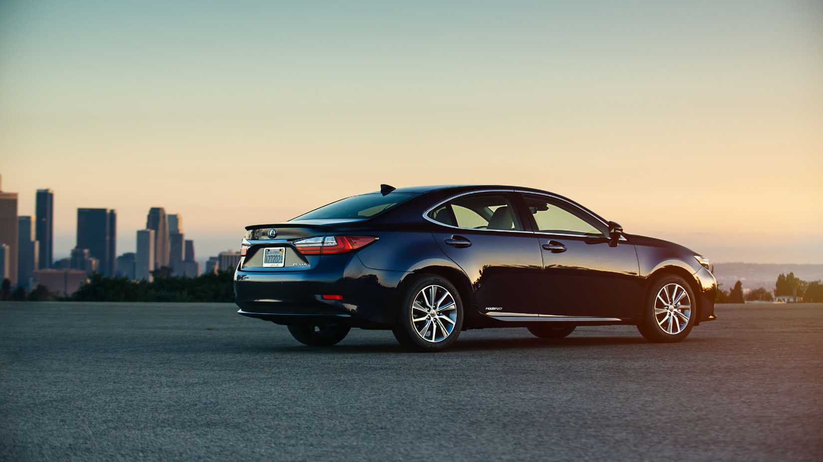 2016 Lexus ES 300h Parked