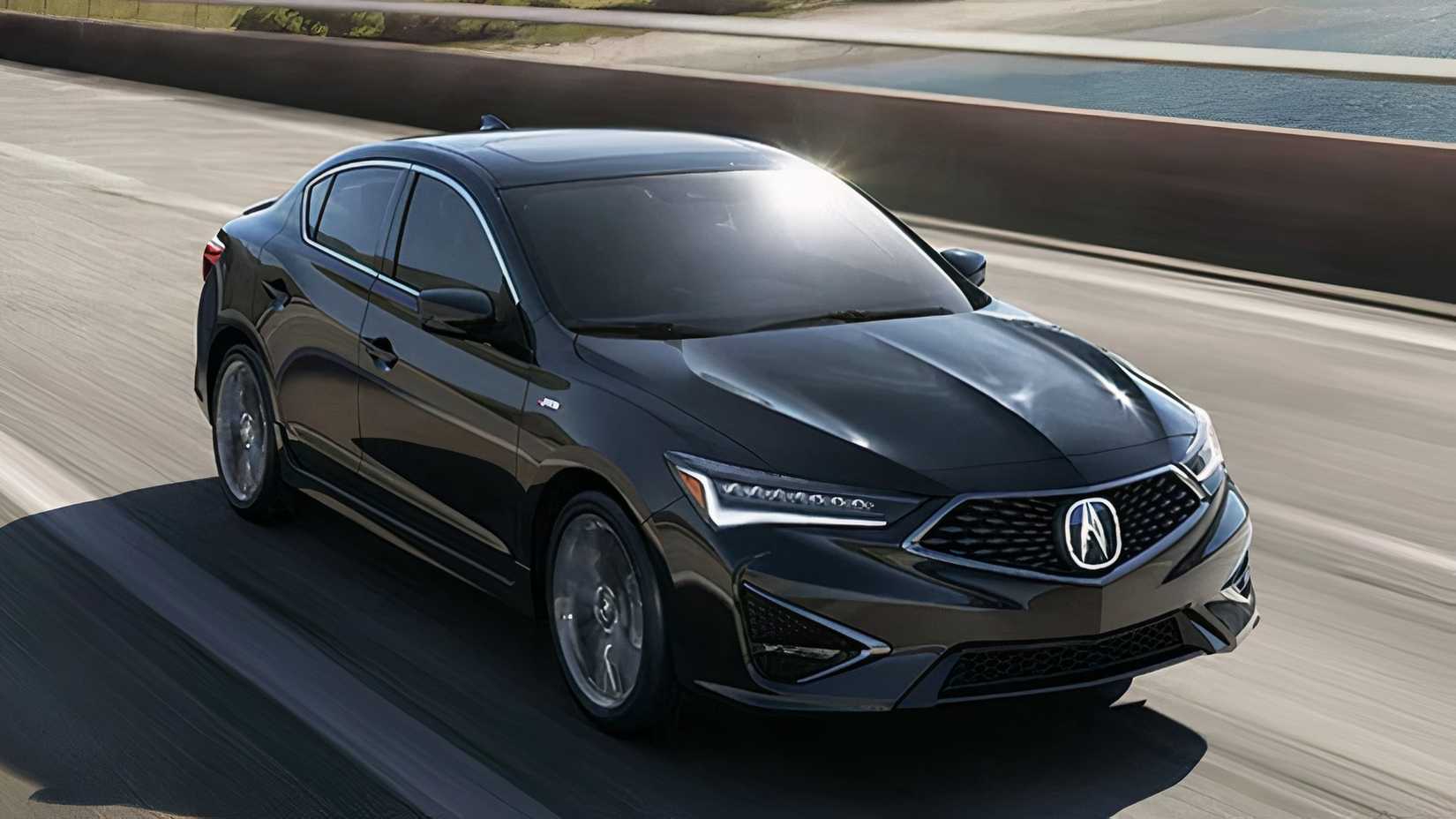 Foto frontal de ação 3/4 de um Acura ILX 2020