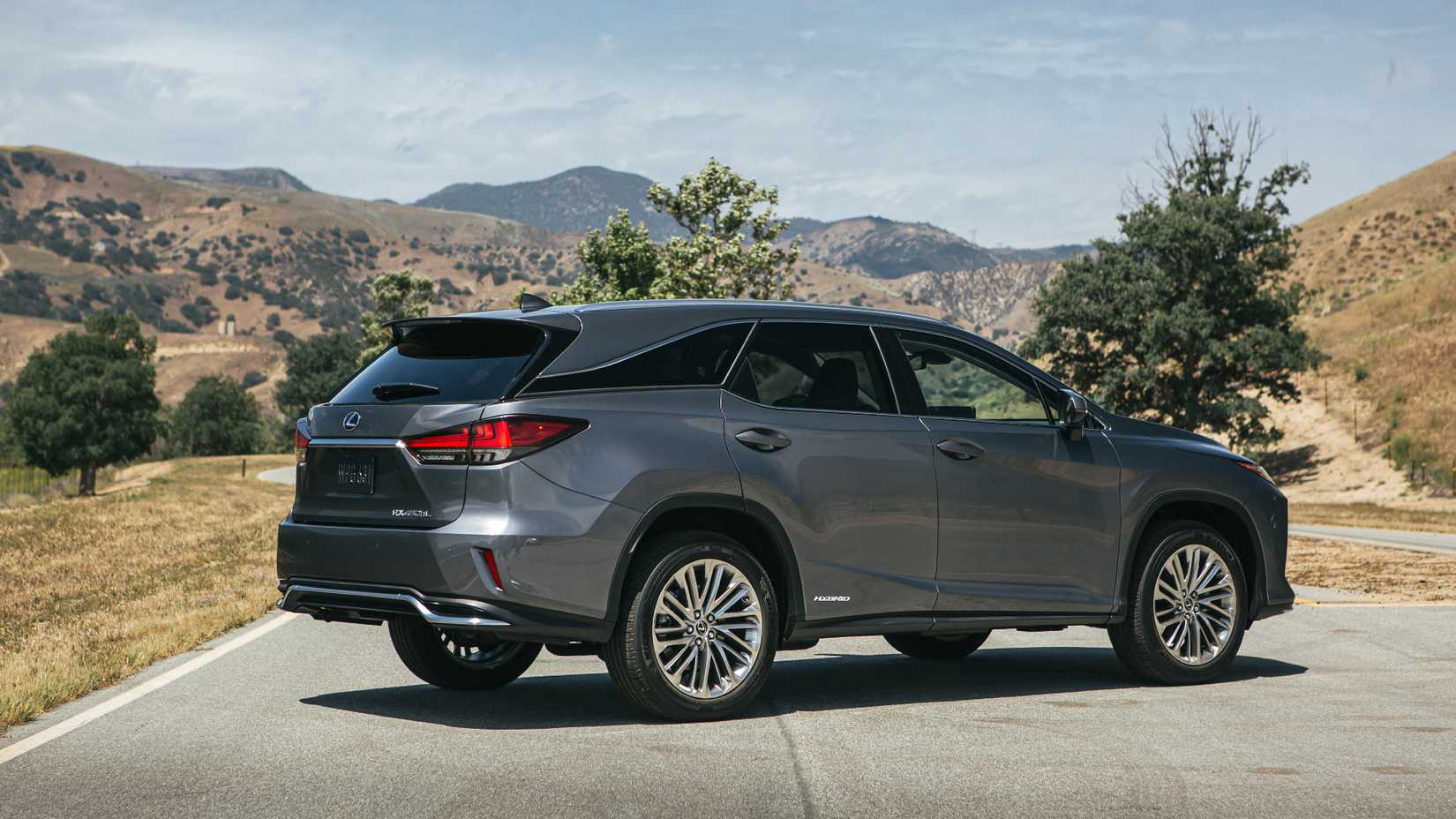 2020-2022 Lexus RX 450hL Parked