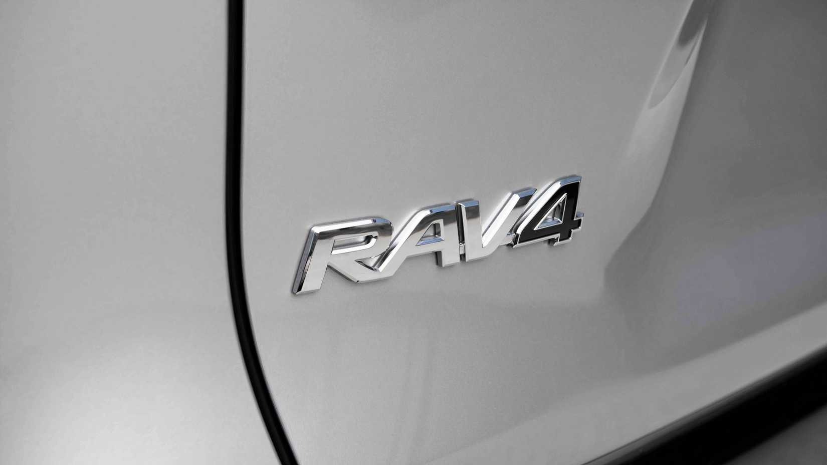 2022 Toyota RAV4 SE Hybrid Close Up Logo