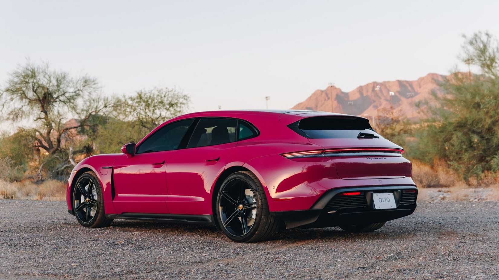2022 Porsche Taycan GTS Sport Turismo Rubystar