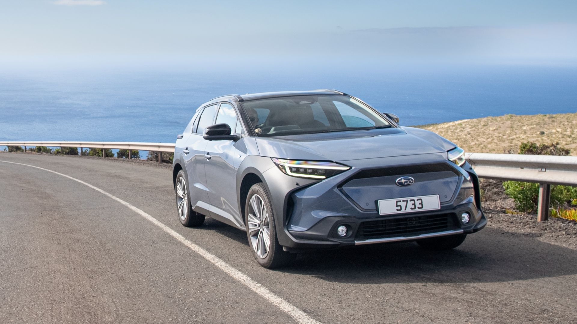 2024 Subaru Solterra Santa Helena frente três quartos