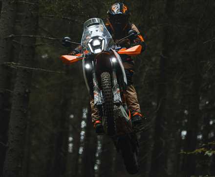 2025 KTM 390 Adventure R Ação (4)