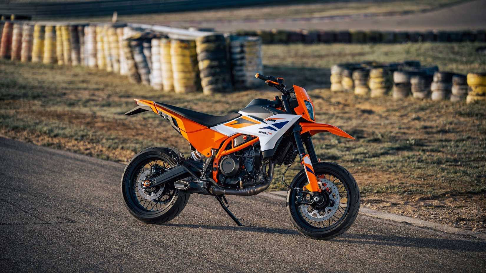 2025 KTM 390 SMC R Lado