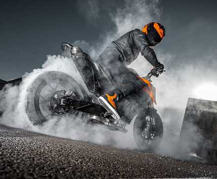 2025 KTM 790 Duke Burnout