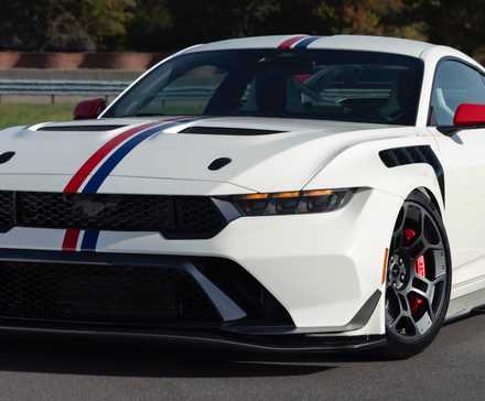 Ângulo frontal do Mustang GTD Spirit of America 2025