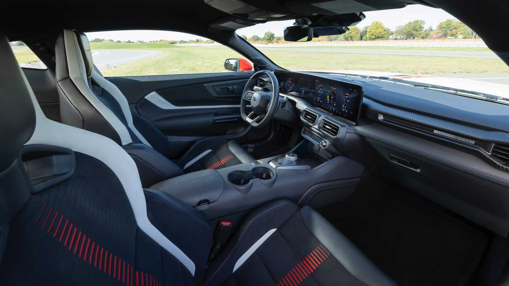 Interior do Mustang GTD Spirit of America 2025