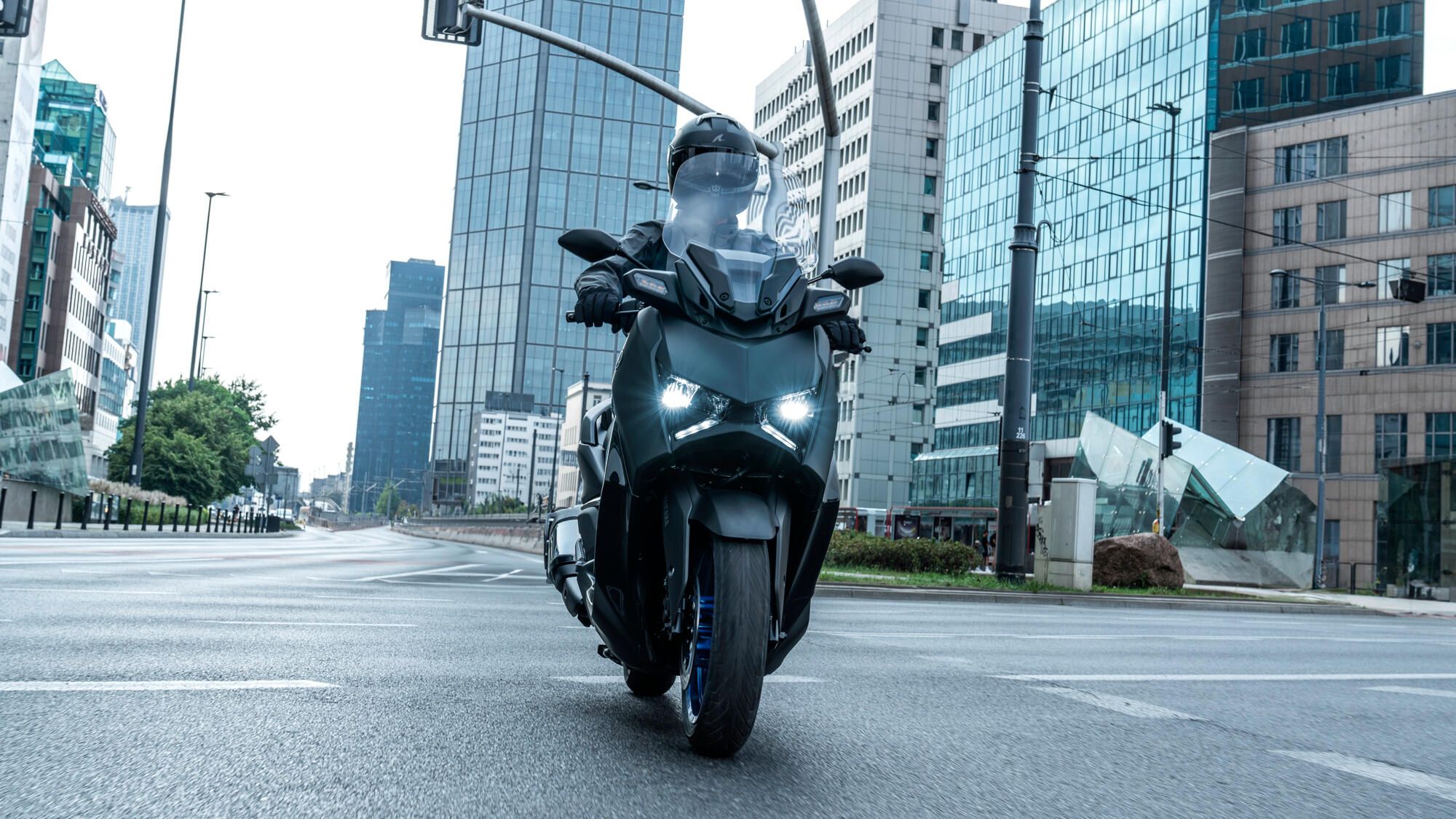 YAMAHA XMAX サービスマニュアル 2025 2025 Yamaha XMAX Preview | Rider Magazine