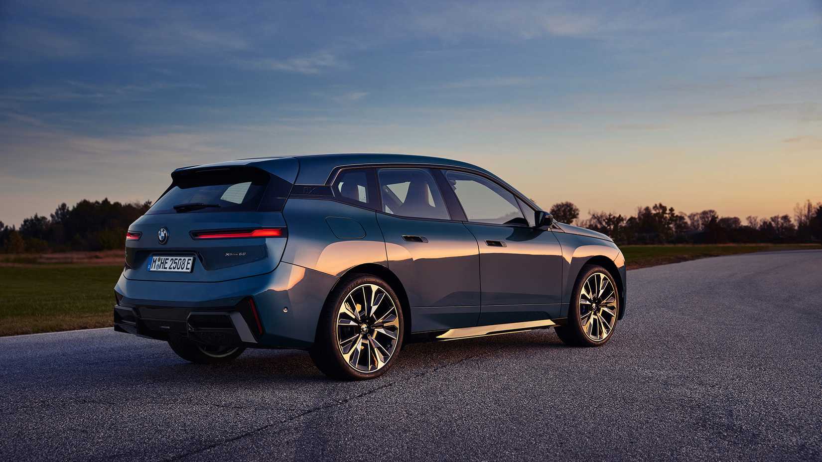10 EVs With Roomy Interiors And Low Running Costs
