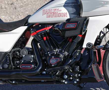 A versão mais potente do motor Harley-Davidson 121 V-Twin em close