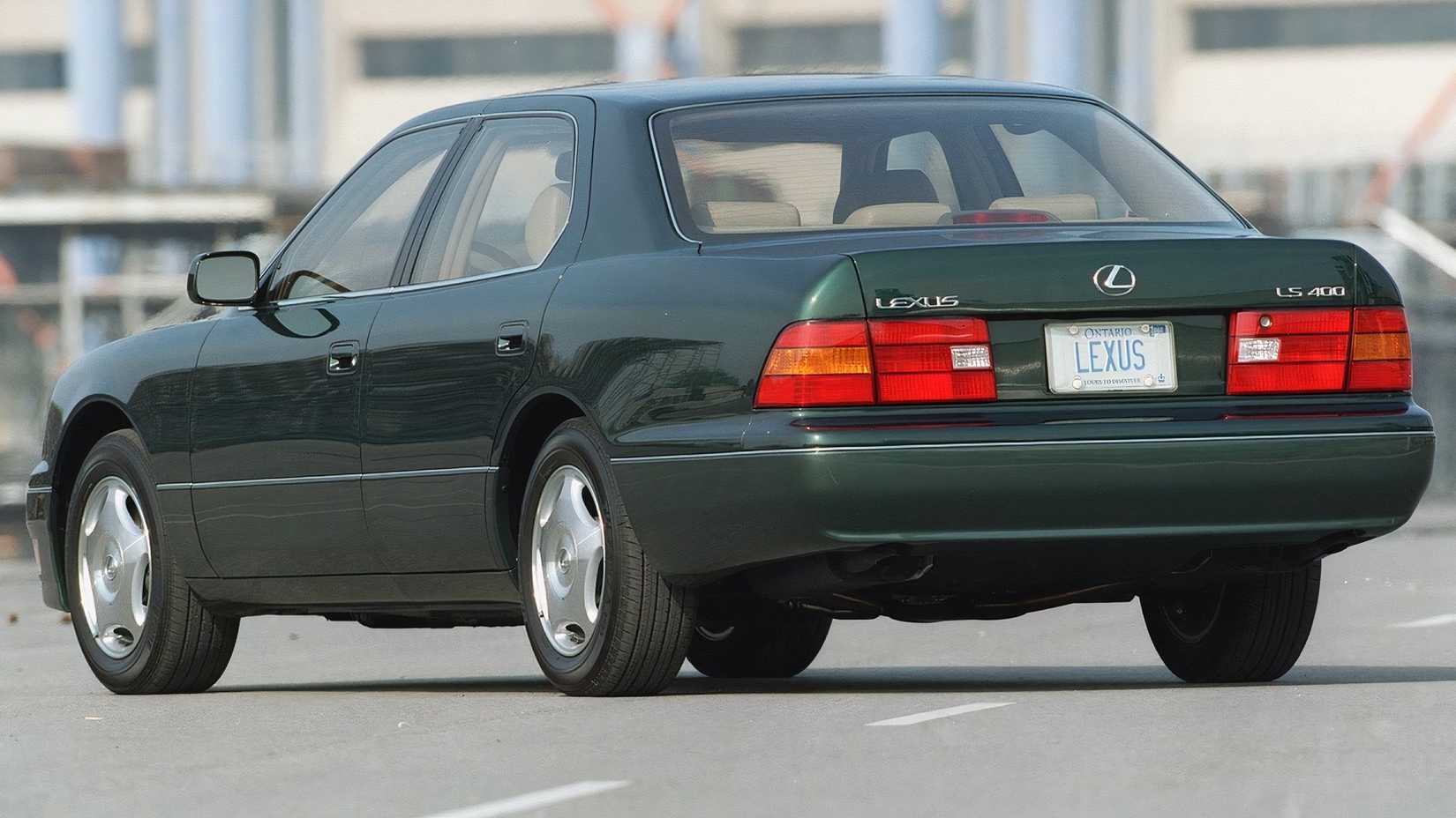 Lexus LS 400, traseira 3/4