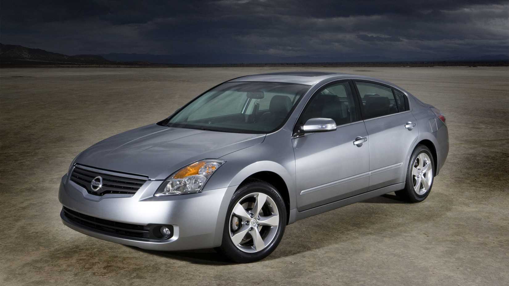 2007 silver Nissan Altima