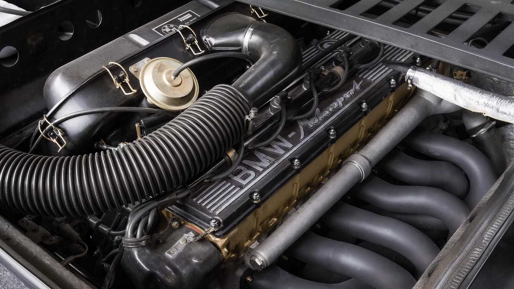 BMW M1 engine, closeup