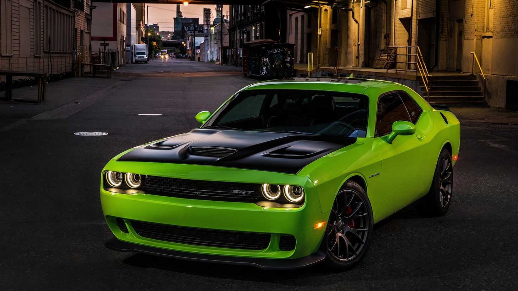 2015 Dodge Challenger SRT Hellcat, front 3/4