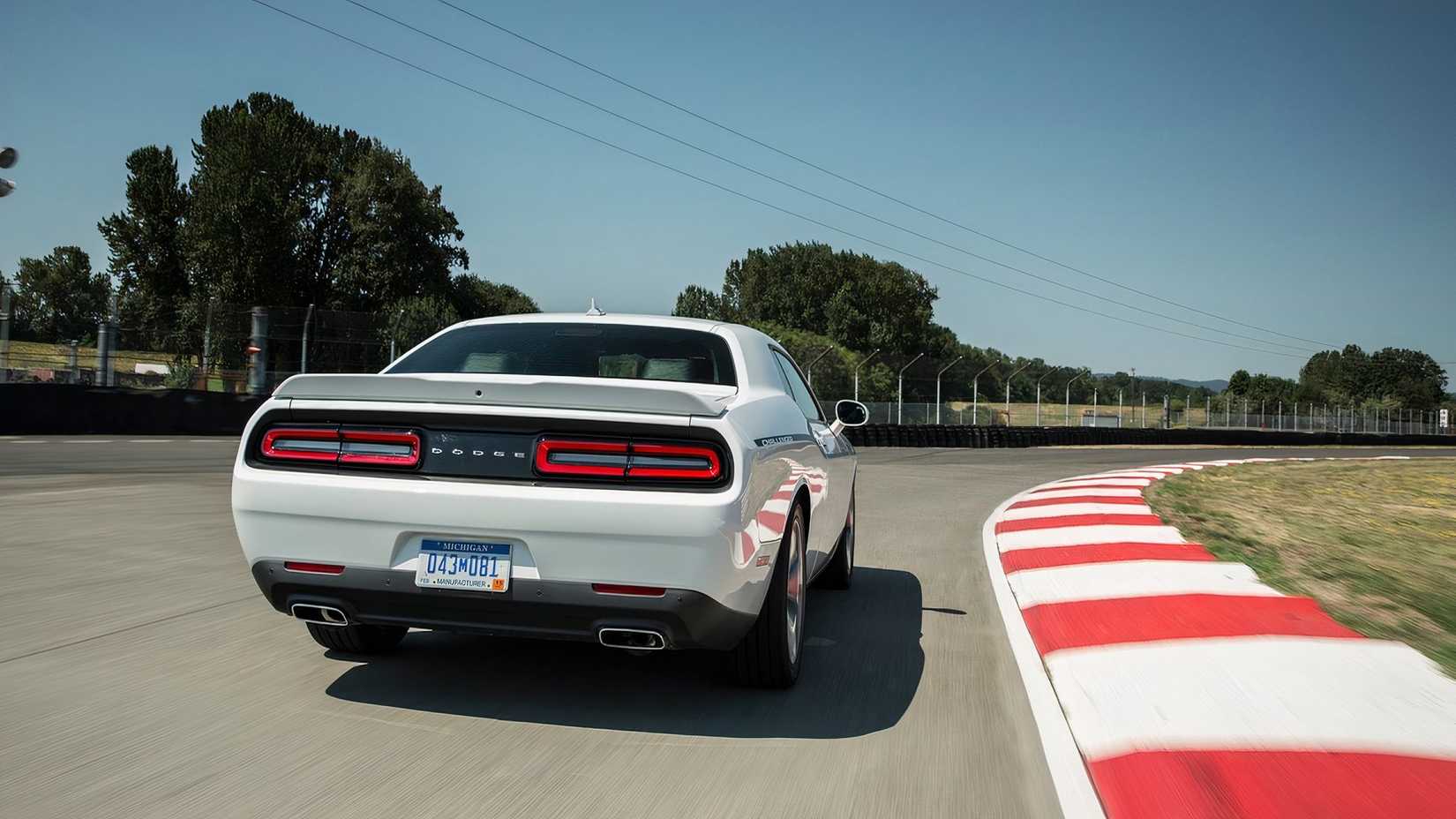 2015 Dodge Challenger, rear profile view