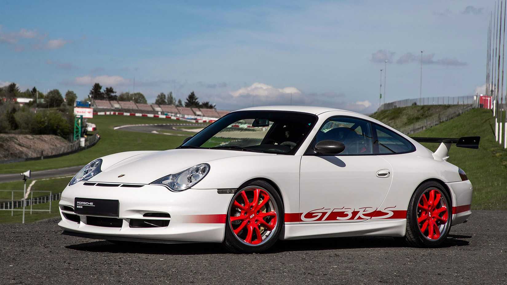 Porsche 911 GT3 RS branco 2003