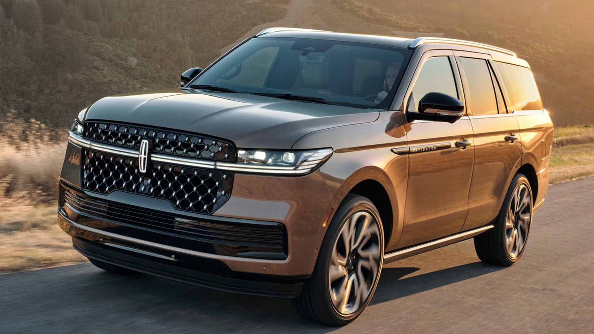 2025 tan Lincoln Navigator