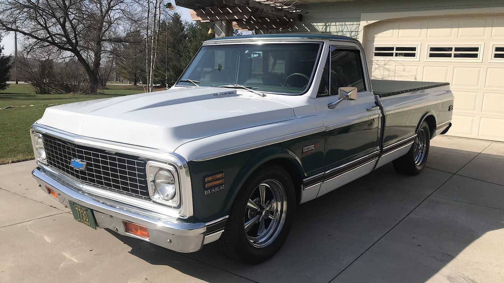 1972 Chevrolet C10 Cheyenne Super in white and black parked on driveway
