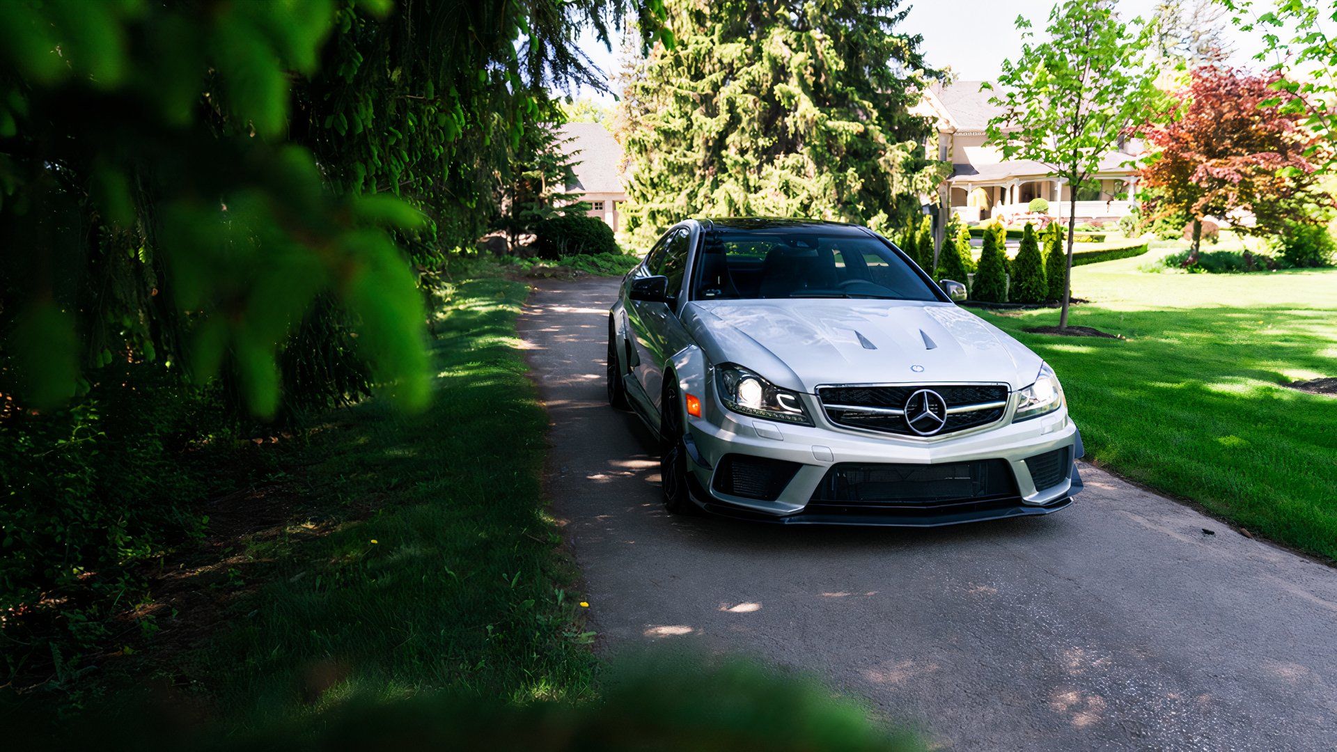 V8 메르세데스-AMG C63이 자동차 애호가들 사이에서 여전히 전설로 남은 이유