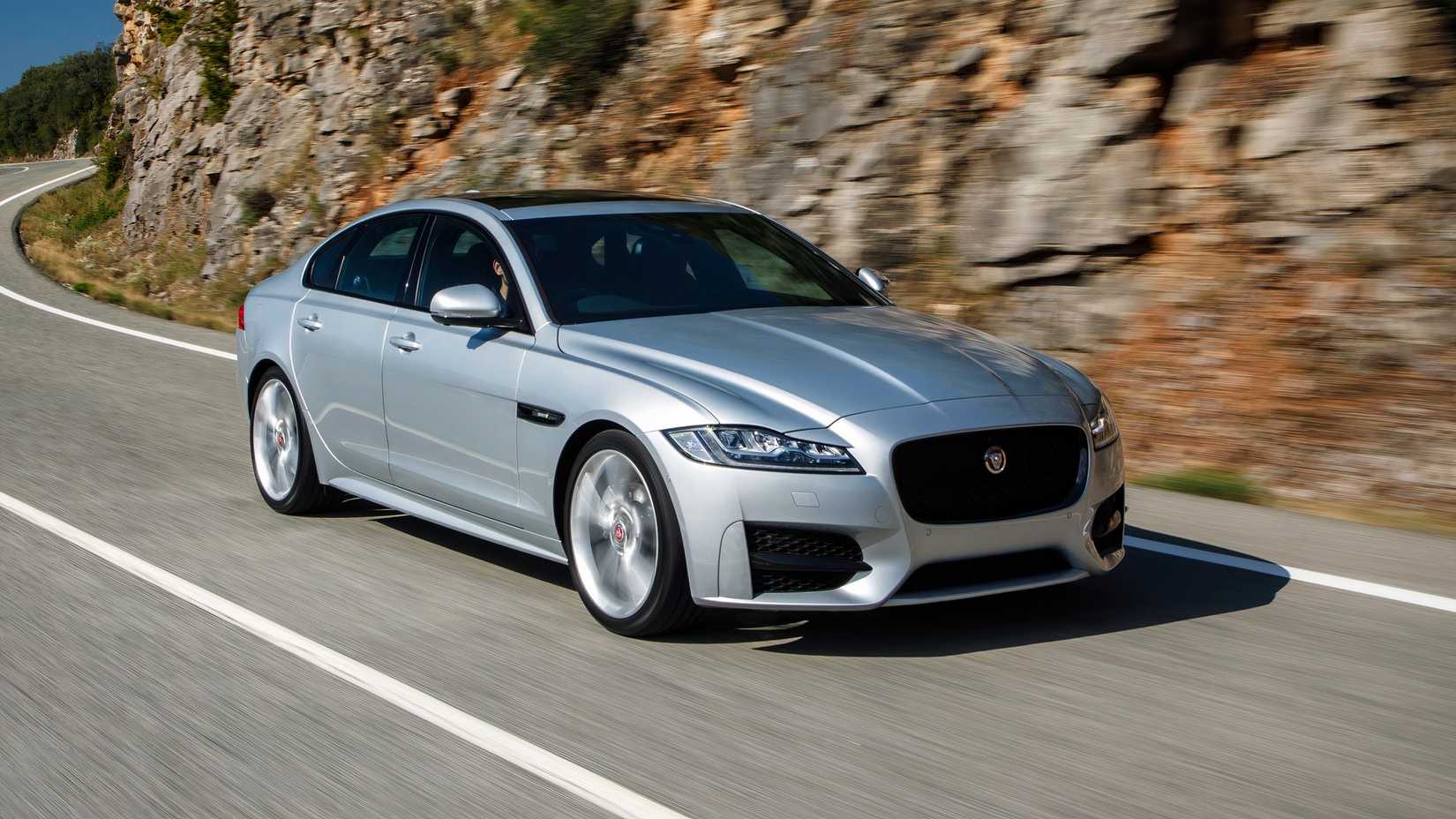Jaguar XF front 3/4 action shot