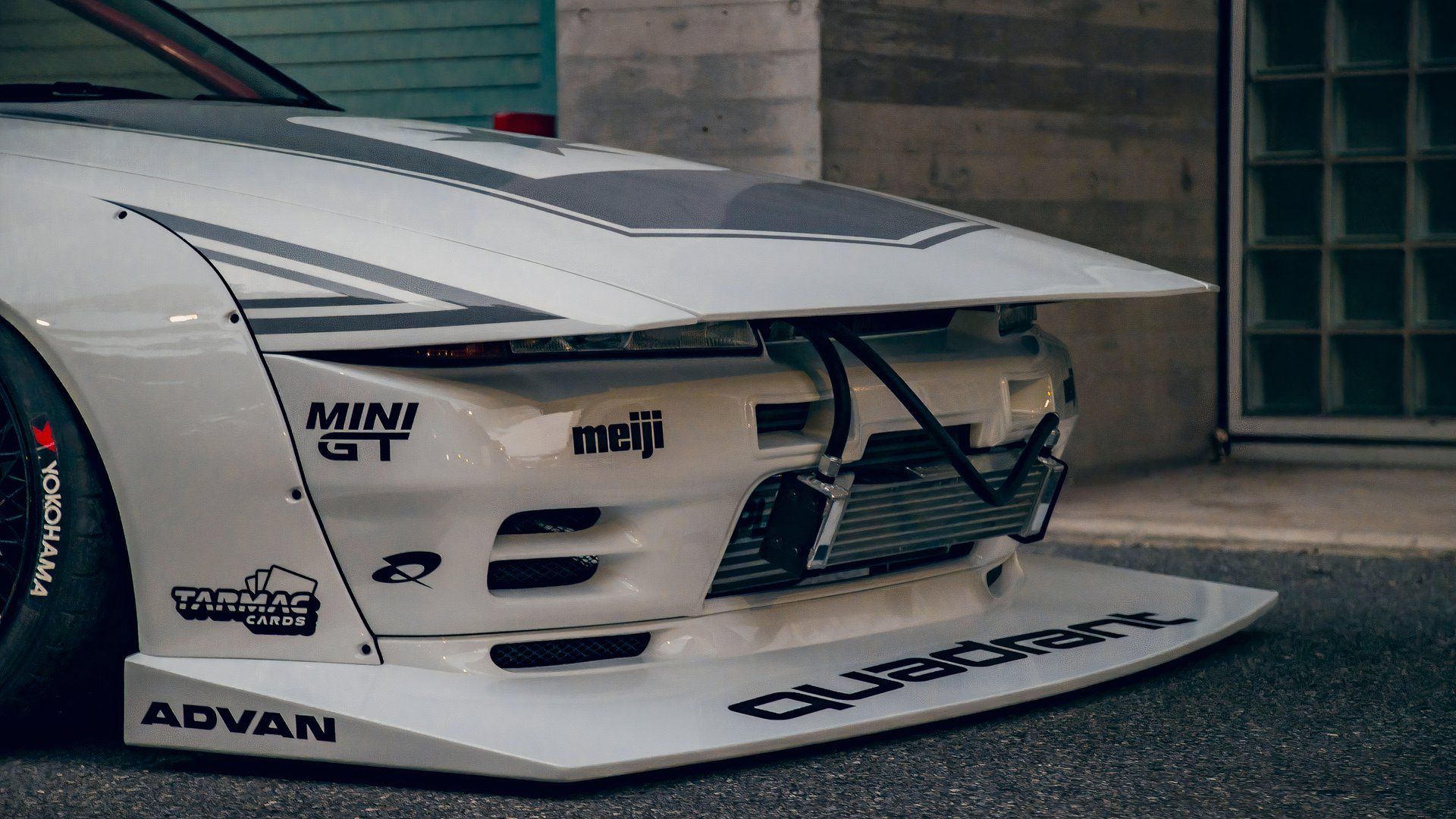 Nissan Skyline GT-R R32 Recives Extreme Body Kit From Japanese Tuner