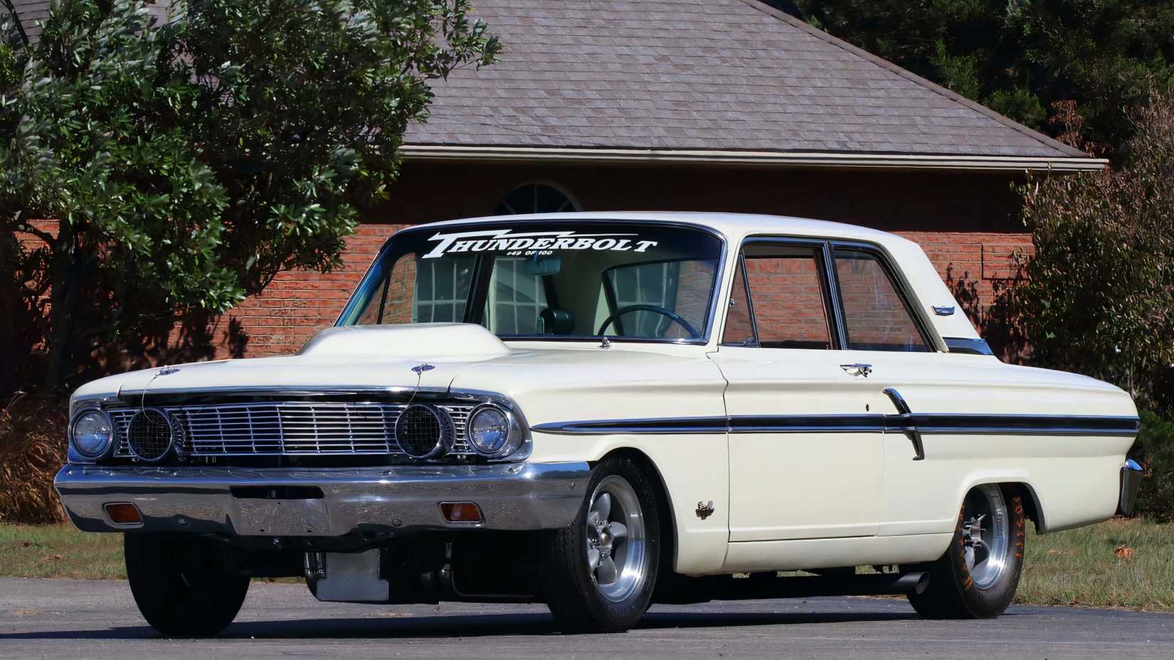 Vista frontal 3/4 do Ford Fairlane Thunderbolt 1964