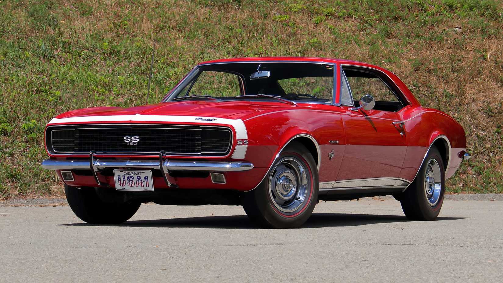 Vista frontal 3/4 do Chevrolet Camaro SS 350 1967