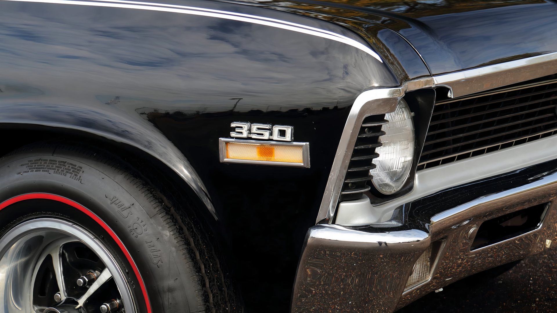 Fender badge of 1970 Chevrolet Nova SS 350