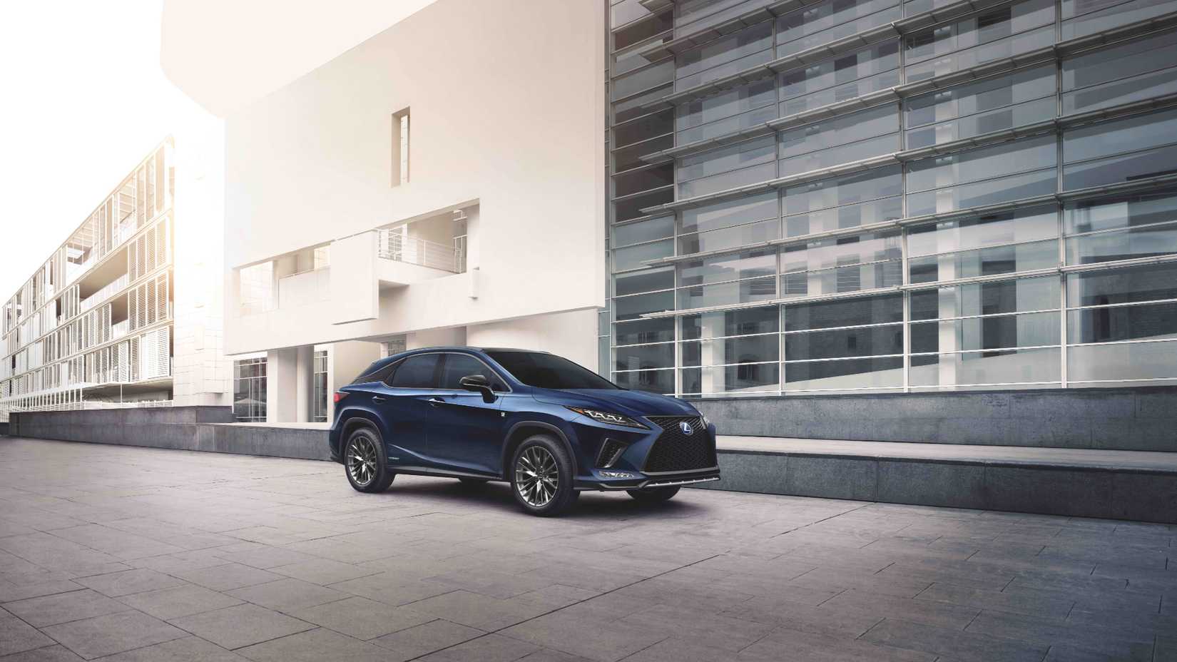 2020-2022 Lexus RX 450h Parked