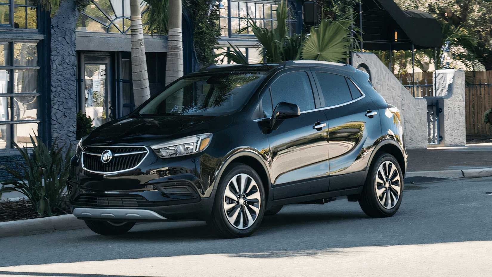 Foto frontal 3/4 de um Buick Encore 2022