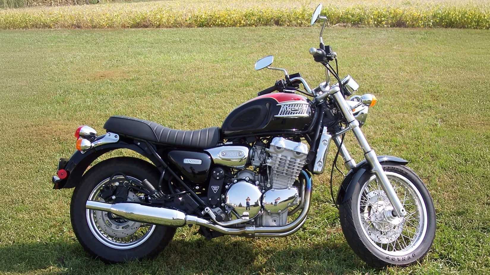 Triunfo Thunderbird 900