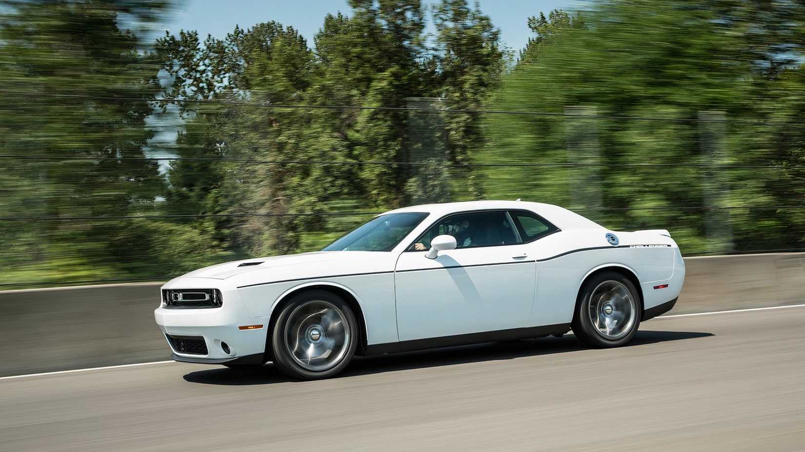2015 Dodge Challenger, front 3/4