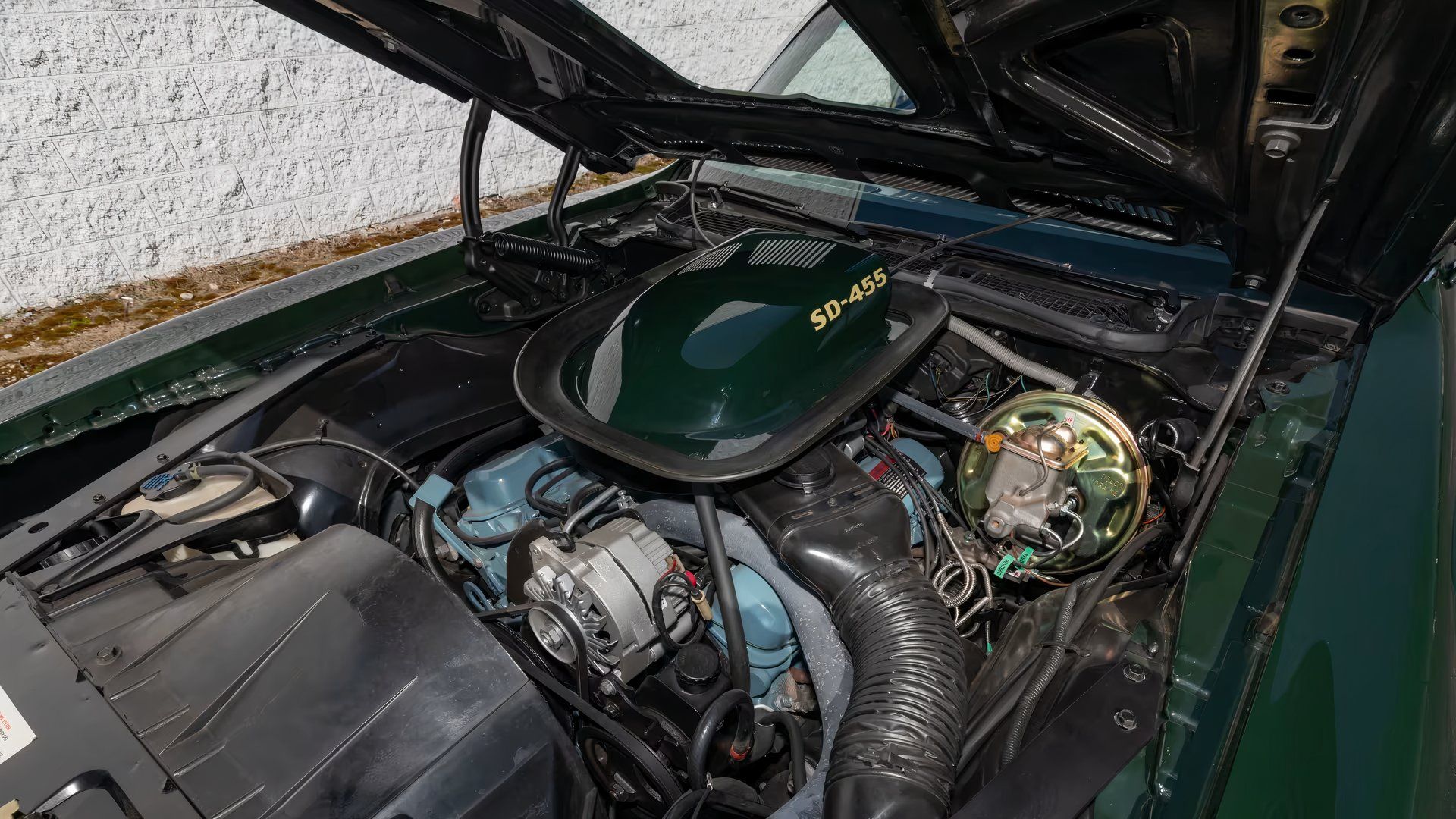 10 American Cars With The Best V8 Engines Of All Time
