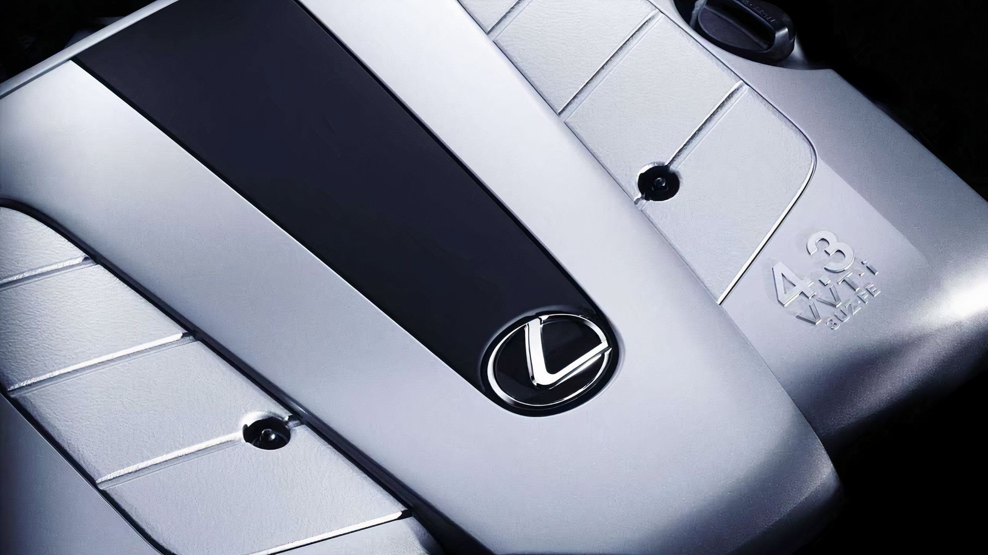 Toyota 3UZ engine, closeup view