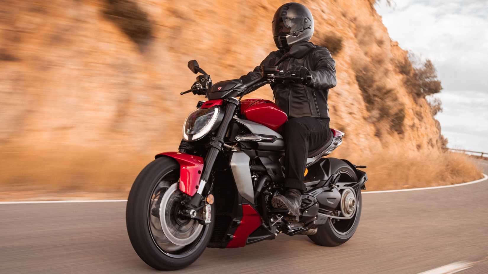 2025 Ducati XDiavel V4 is superior to the Harley-Davidson Low Rider S