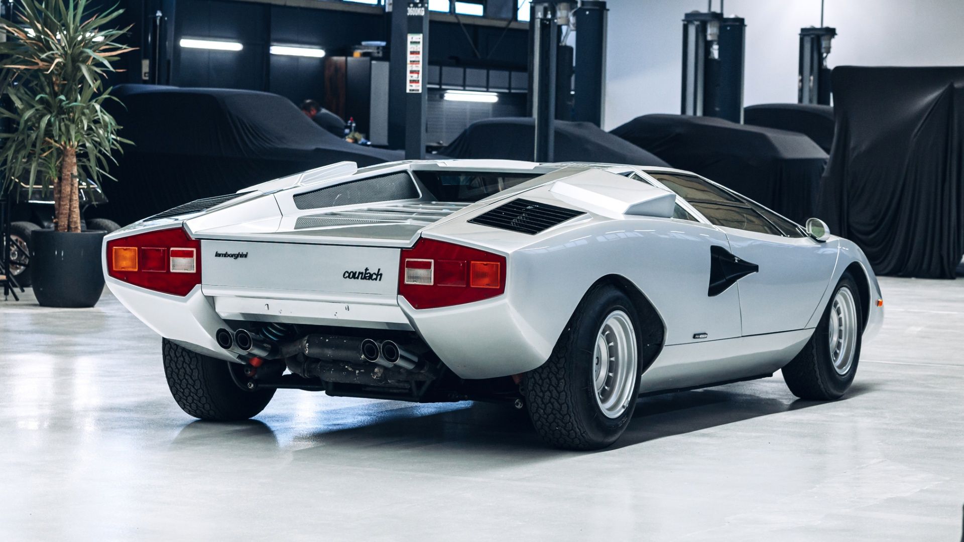 83-Year-Old Crashes Lamborghini Countach On Autobahn