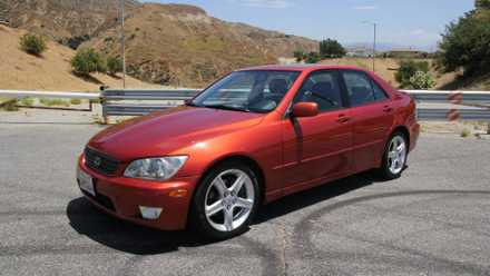 2001 Lexus IS300 Front 3/4 exterior shot