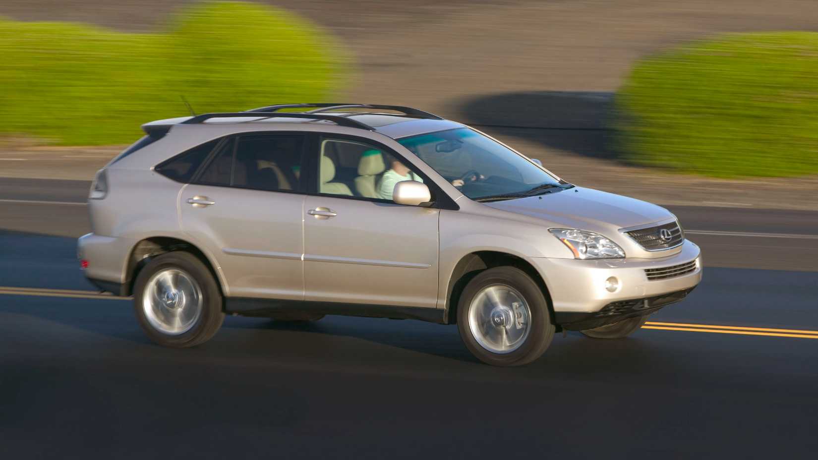 This Was The First Mass-Produced Lexus Hybrid Vehicle