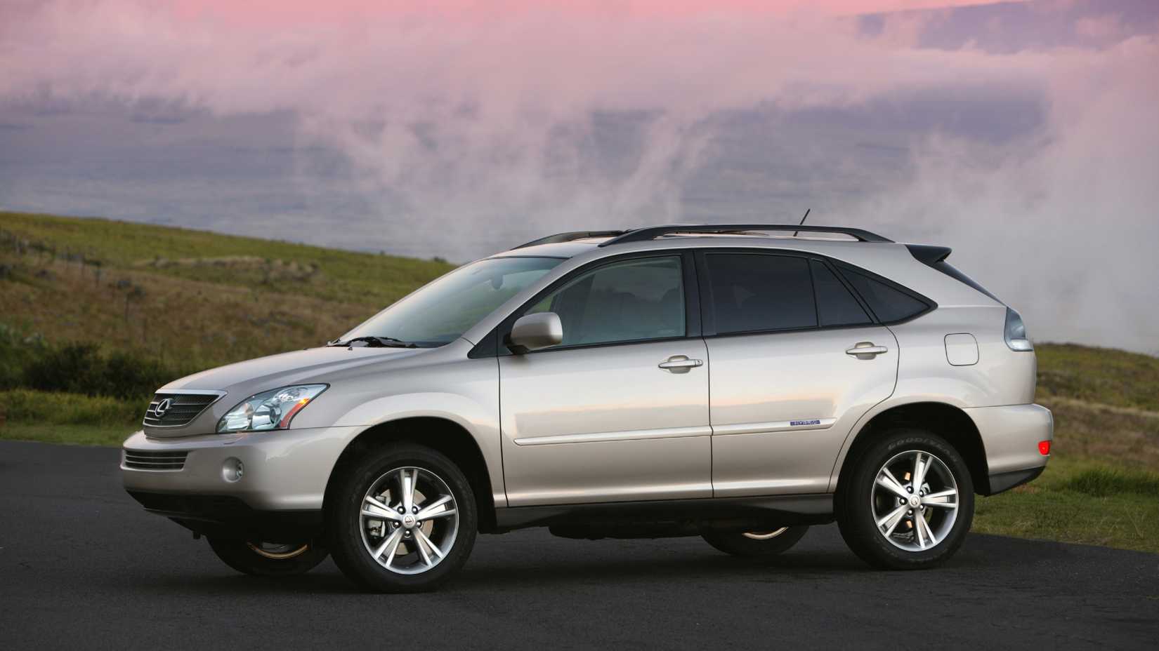 2008 Lexus RX 400h Exterior Shot estacionado lateralmente