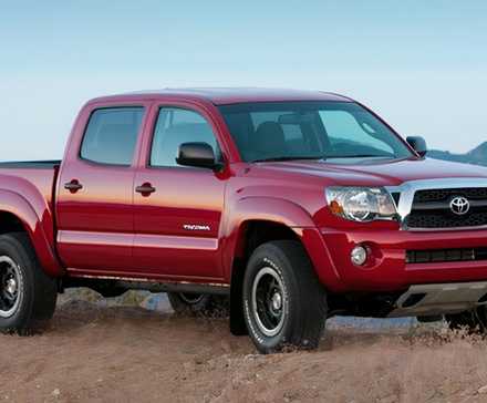 Front 3/4 shot of a 2015 Toyota Tacoma