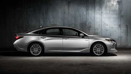 Perfil lateral externo limitado do Toyota Avalon Hybrid 2020
