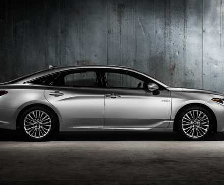 Perfil lateral externo limitado do Toyota Avalon Hybrid 2020