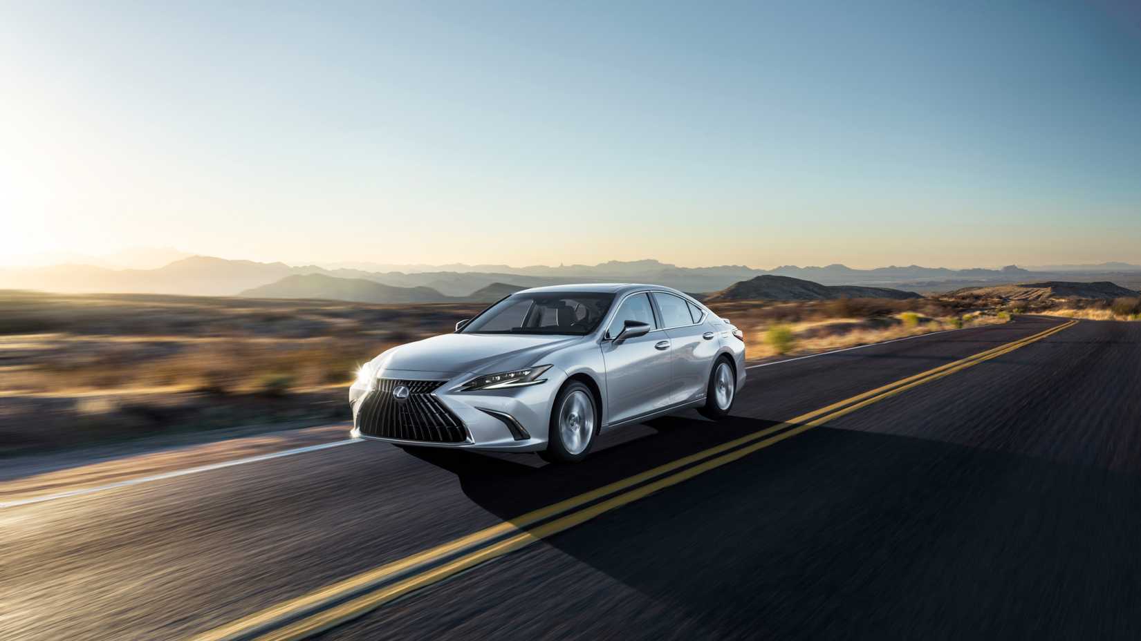 2022 Lexus ES 300h Exterior