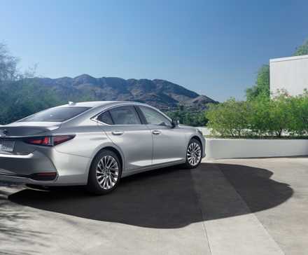 2022 Lexus ES 300h Exterior