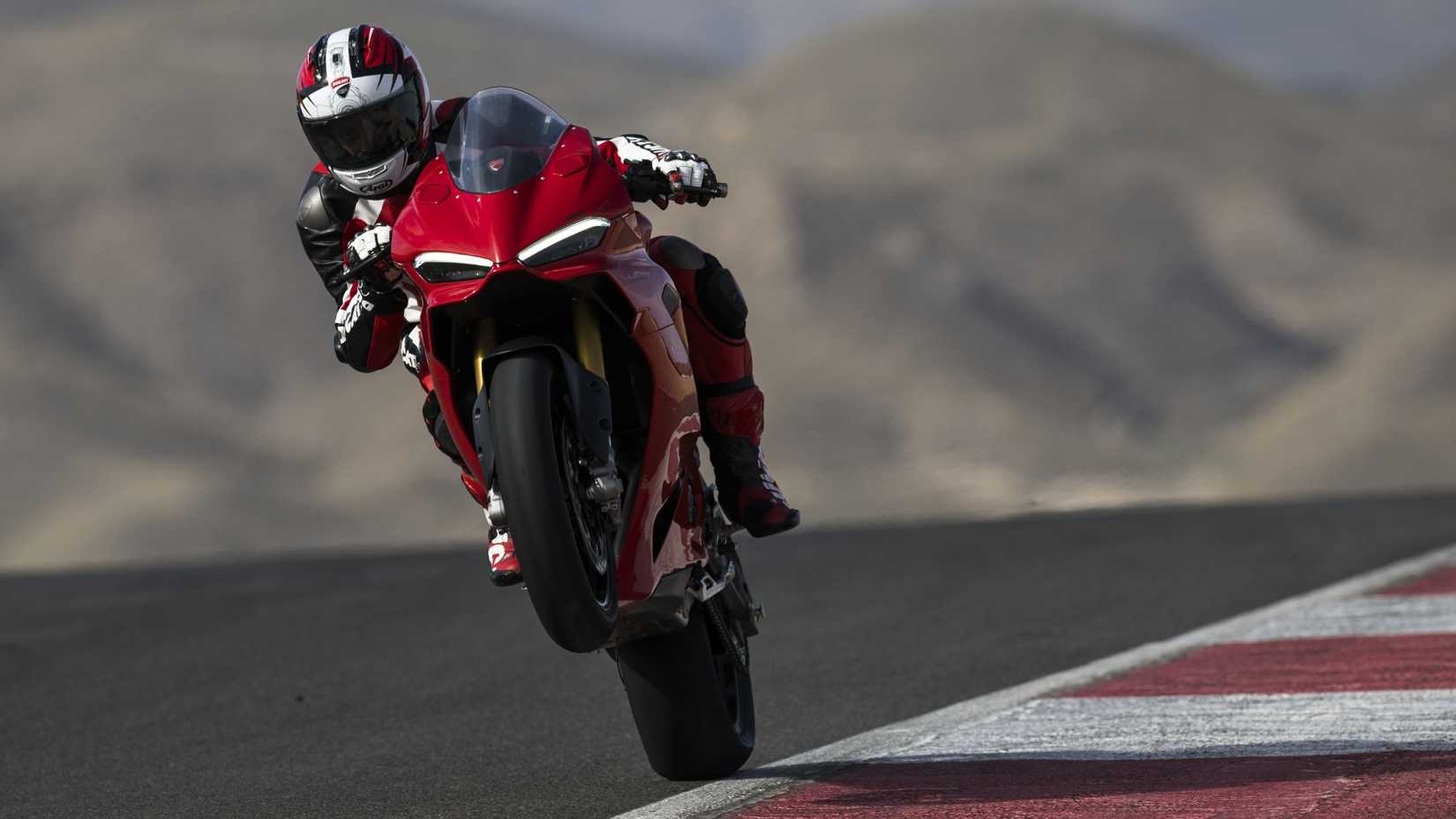 2025 Ducati Panigale V2 Wheelie