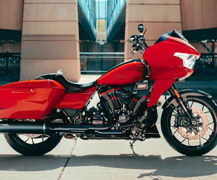 Foto de perfil estático da Harley-Davidson CVO Road Glide ST 2025