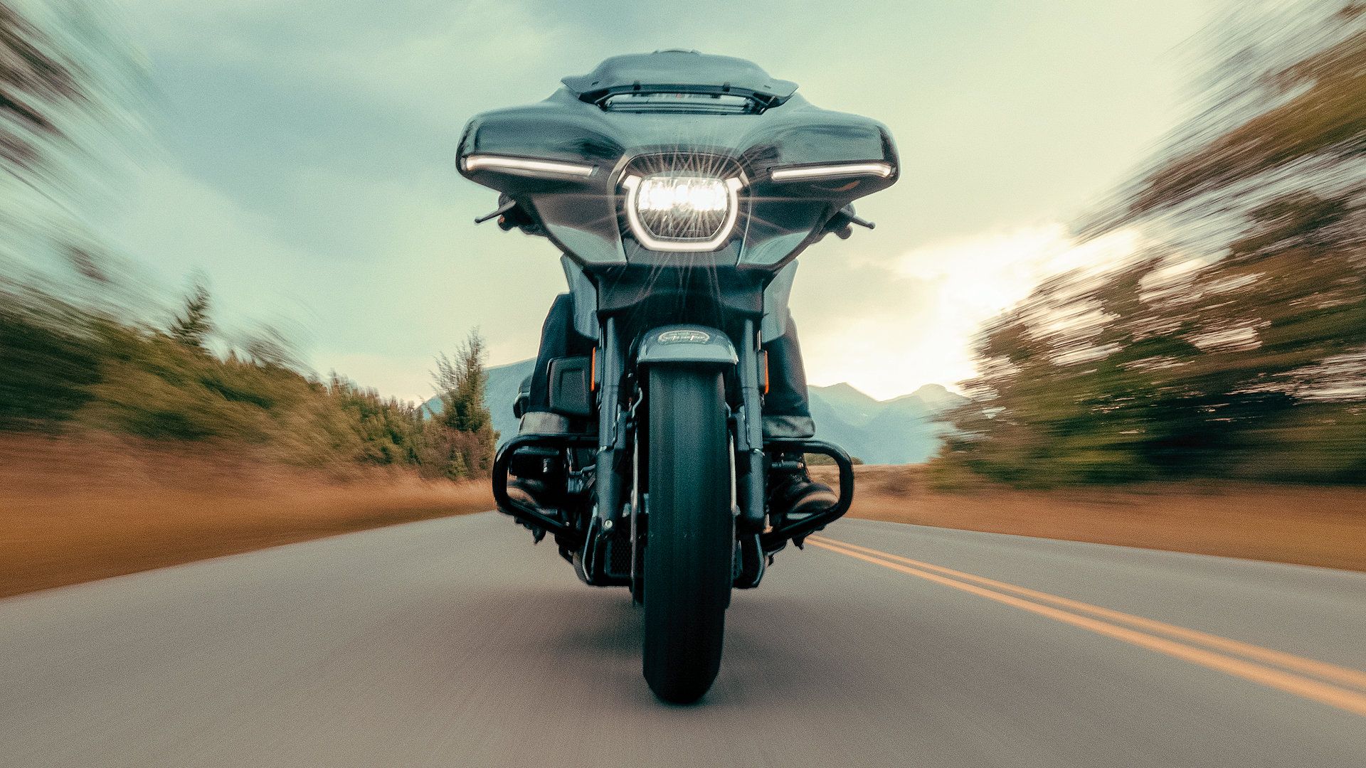 2025 Harley-Davidson CVO Street Glide head-on shot