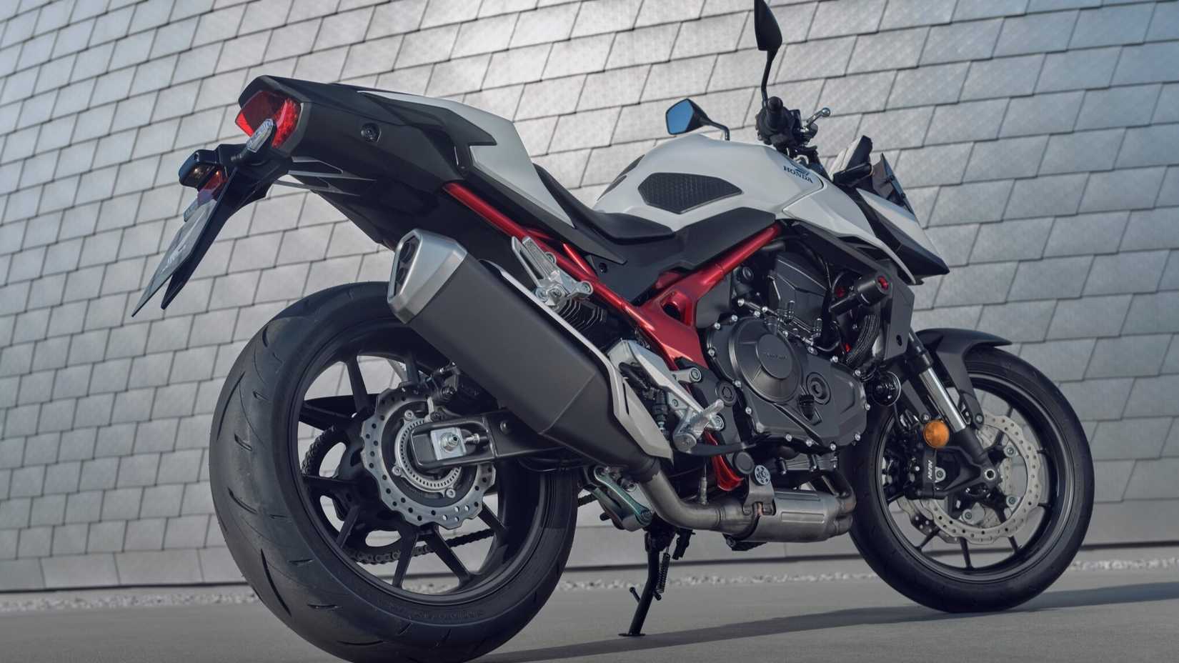 2025 Honda CB750 Hornet rear design rear third quarter view