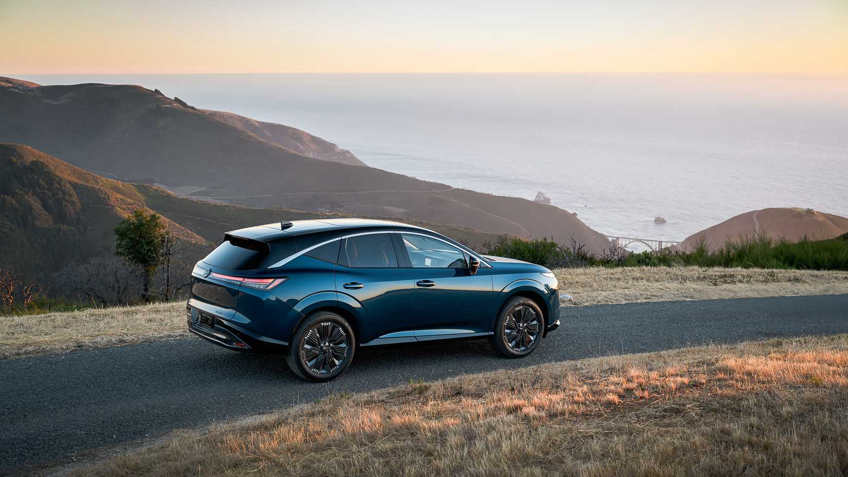 2025 Nissan Murano Exterior on road