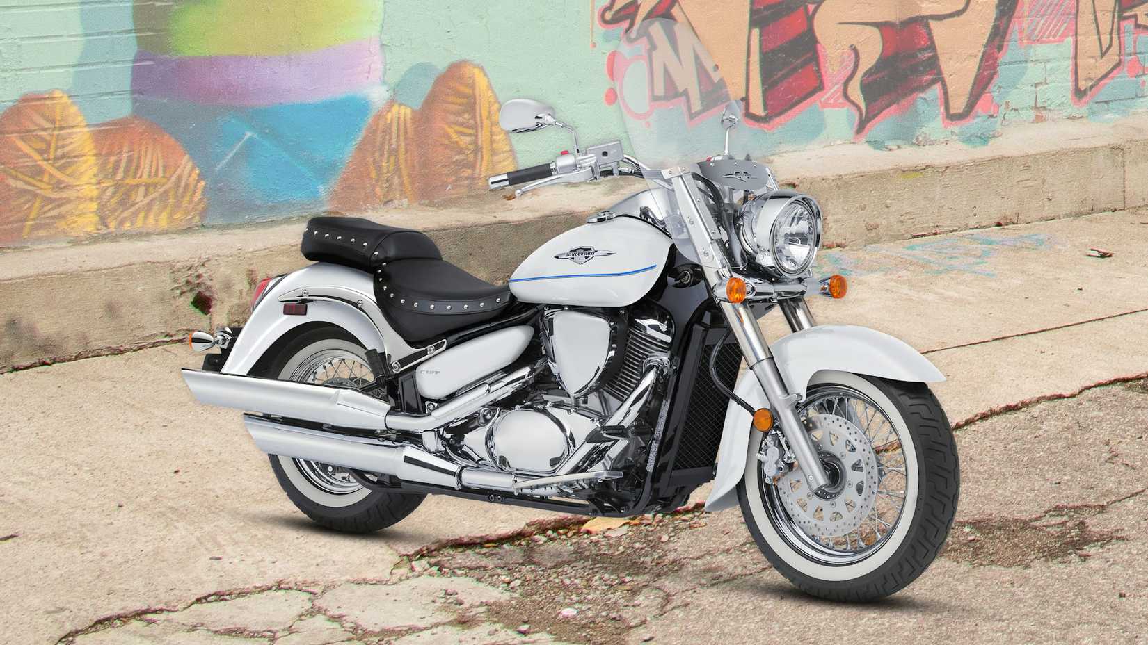 2025 Suzuki Boulevard C50T Foto frontal estática especial